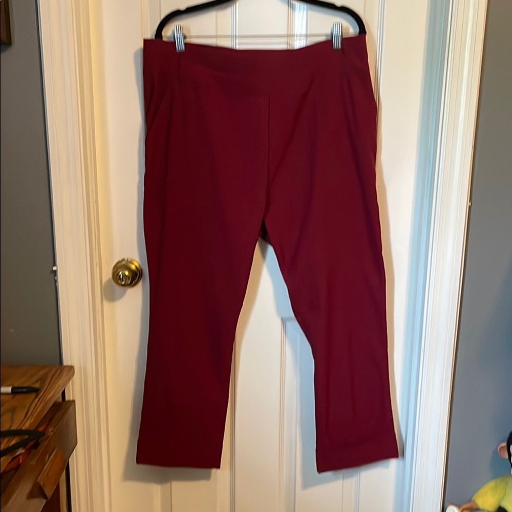 Women's Cropped Pull-On Pants - Burgundy
